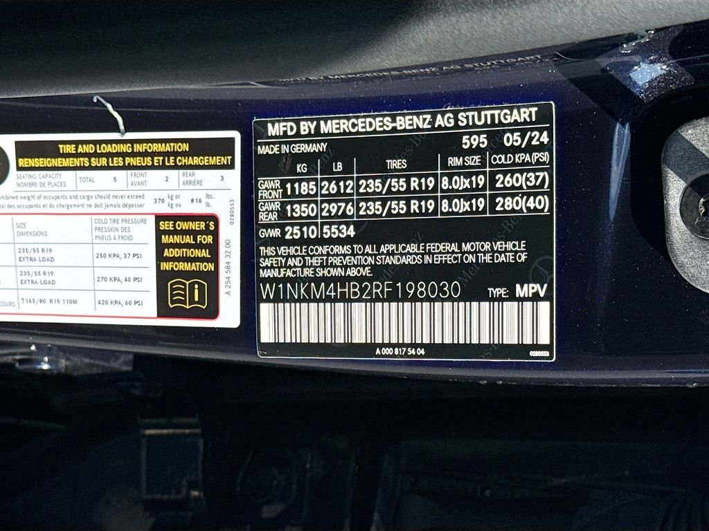 Used 2024 Nautical Blue Metallic Mercedes-Benz 300 image 33