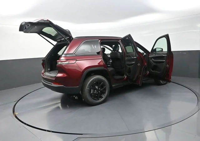 New 2026 Velvet Red Pearlcoat Jeep Altitude image 34