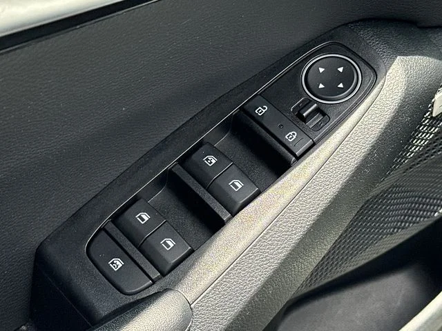 Used 2022 White Kia SX image 16