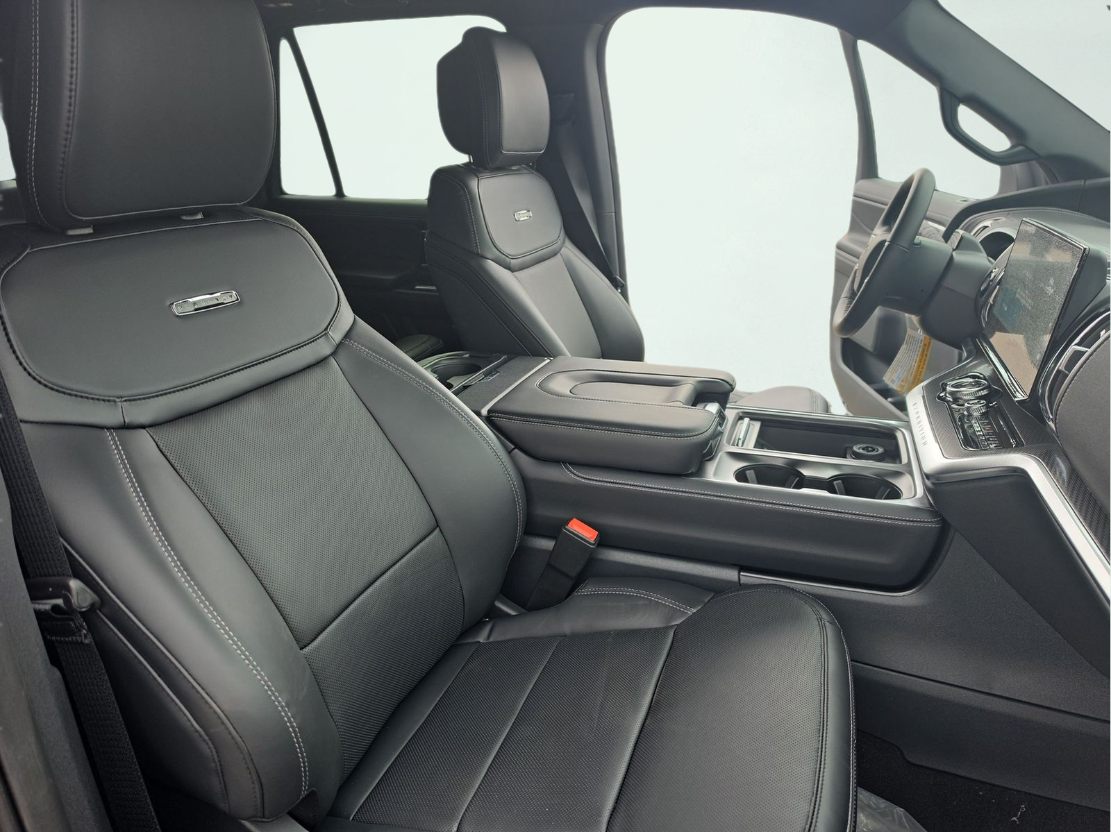 New 2026 Dark Matter Gray Metallic Ford Platinum® image 17