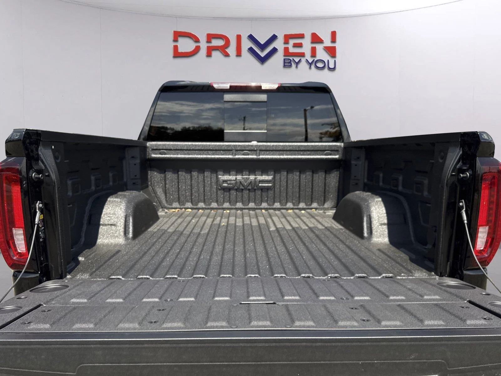 New 2026 Onyx Black GMC SLT image 34