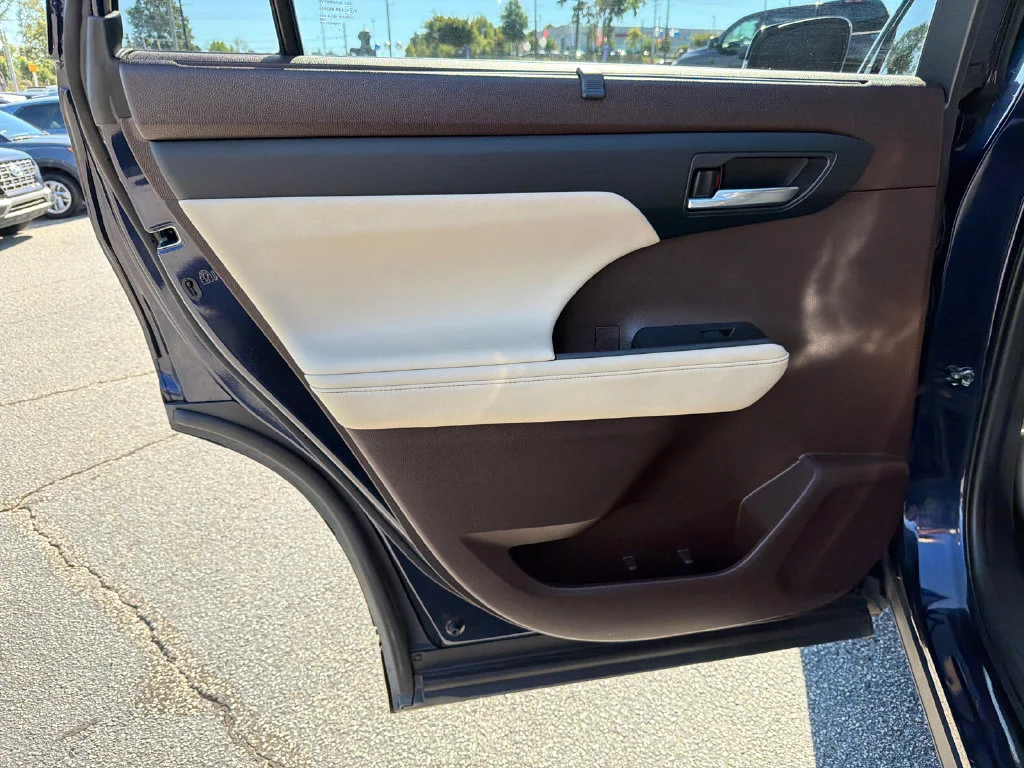 Used 2022 Blue Toyota XLE image 22