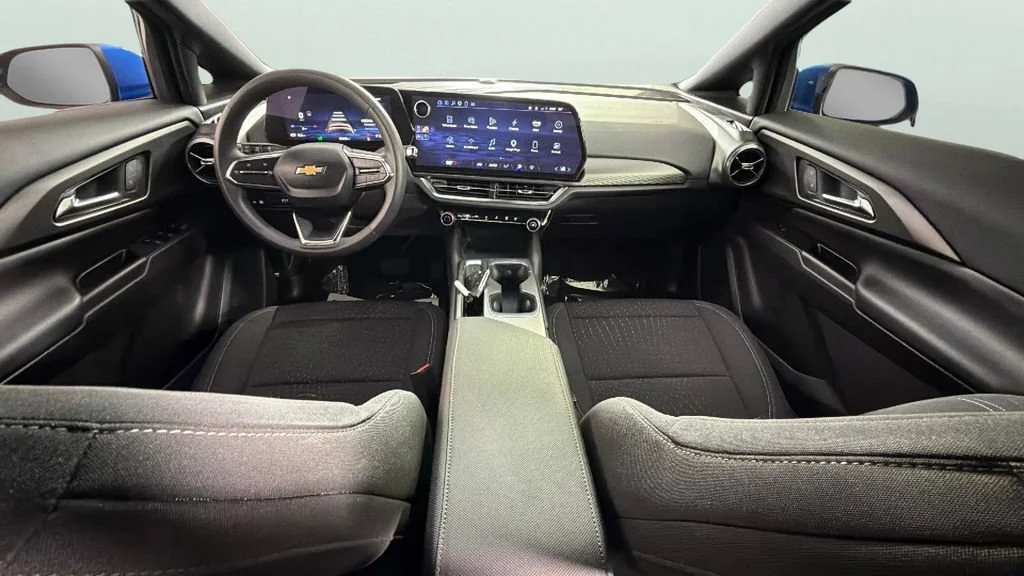 Used 2025 Riptide Blue Metallic Chevrolet LT image 32
