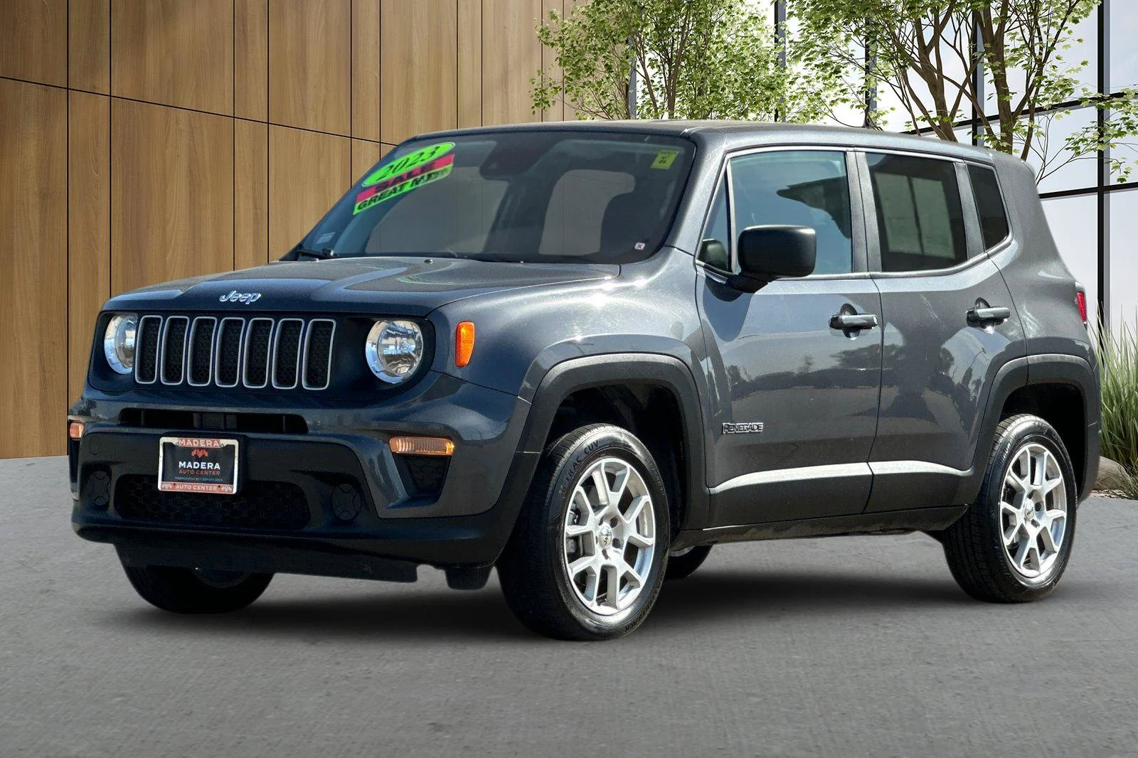 Used 2023 Gray Jeep Latitude image 8