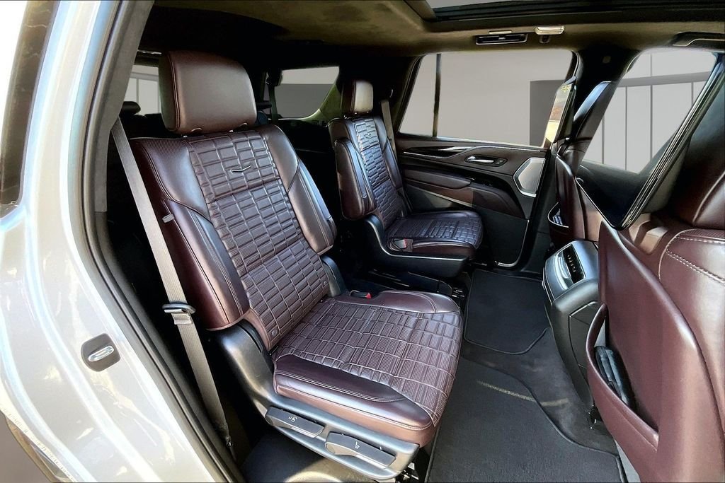 Used 2023 White Cadillac Sport Platinum image 29