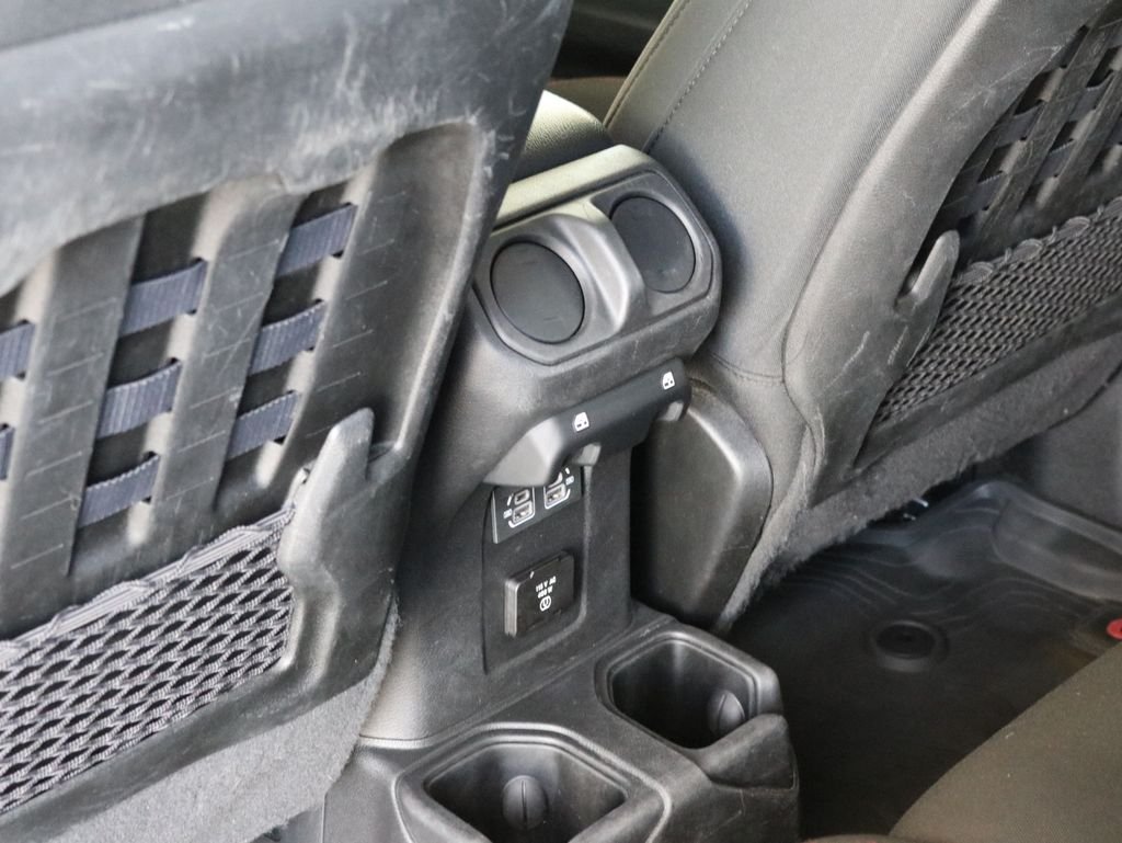 Used 2021 Gray Jeep Rubicon image 27