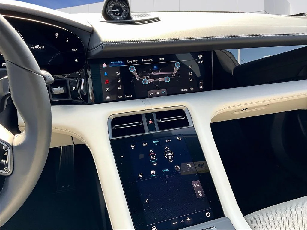 2025 Porsche Taycan Base - Photo 16