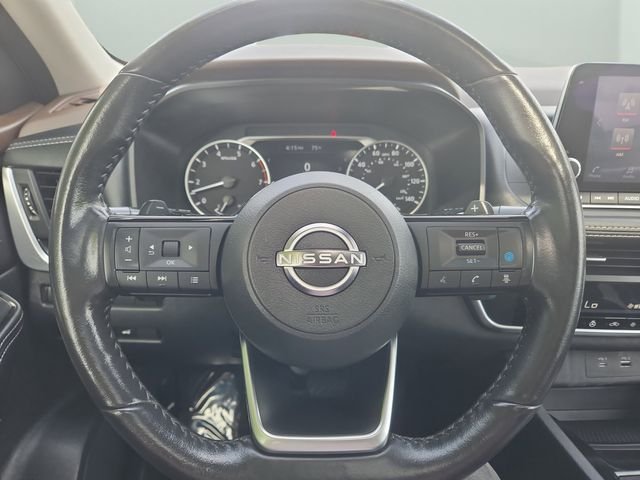 Used 2023 Brilliant Silver Metallic Nissan SV image 25