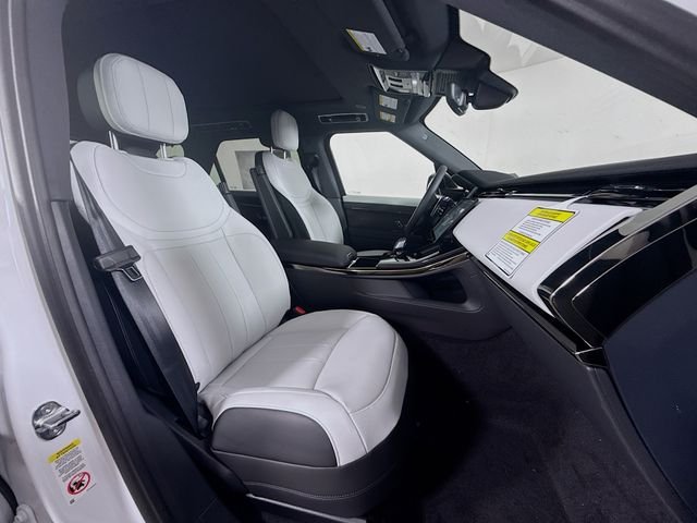 New 2026 Fuji White Land Rover Dynamic SE image 30