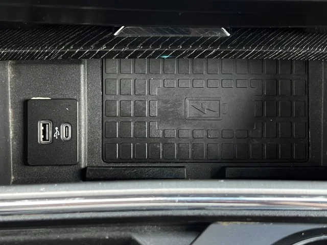 Used 2022 Black Ford Platinum image 21