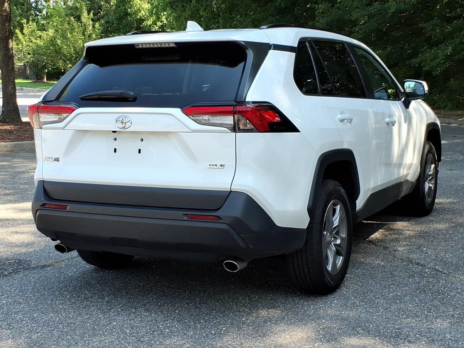 Used 2024  TOYOTA  image 11