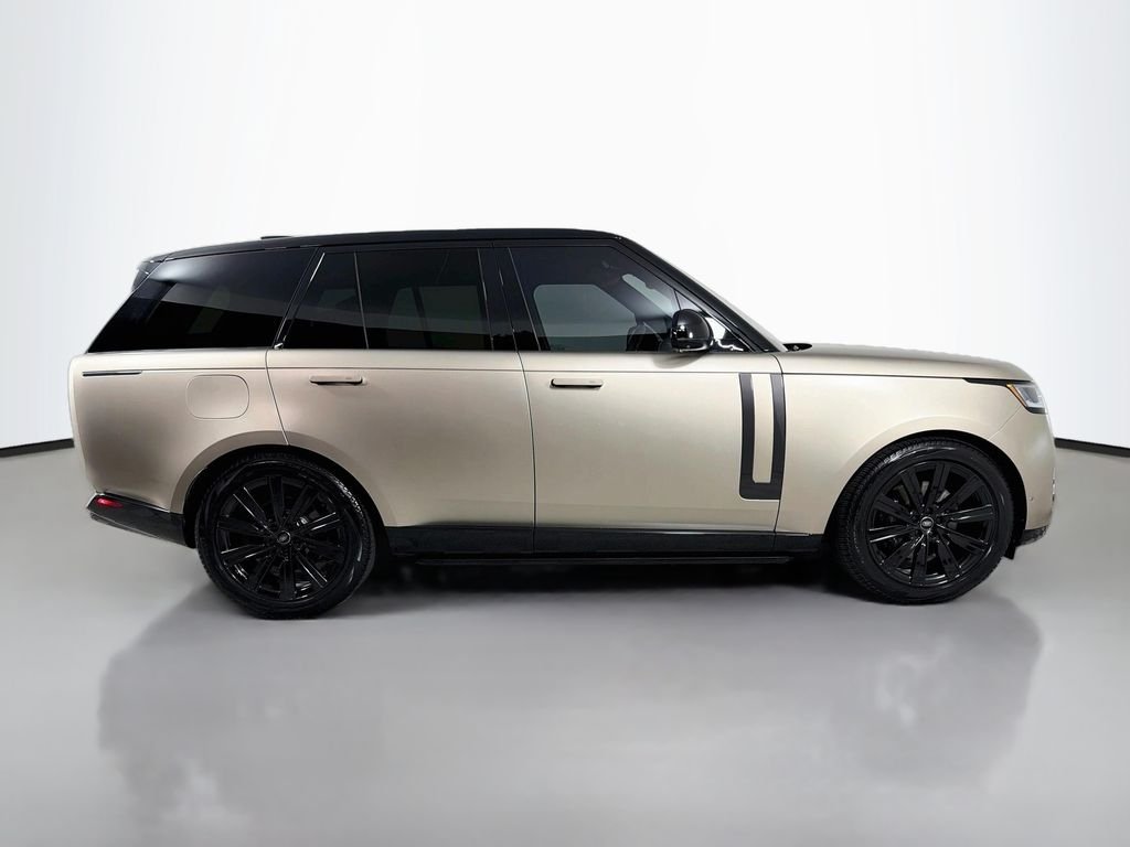 Used 2023 Gold Land Rover SE image 5