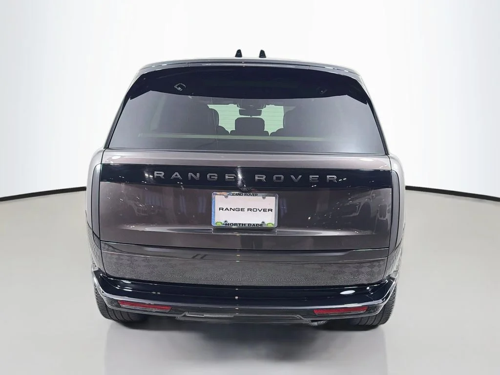 Certified Used 2024 Gray Land Rover SE image 6