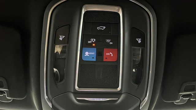 Used 2022 Gray Metallic Jeep Altitude image 29