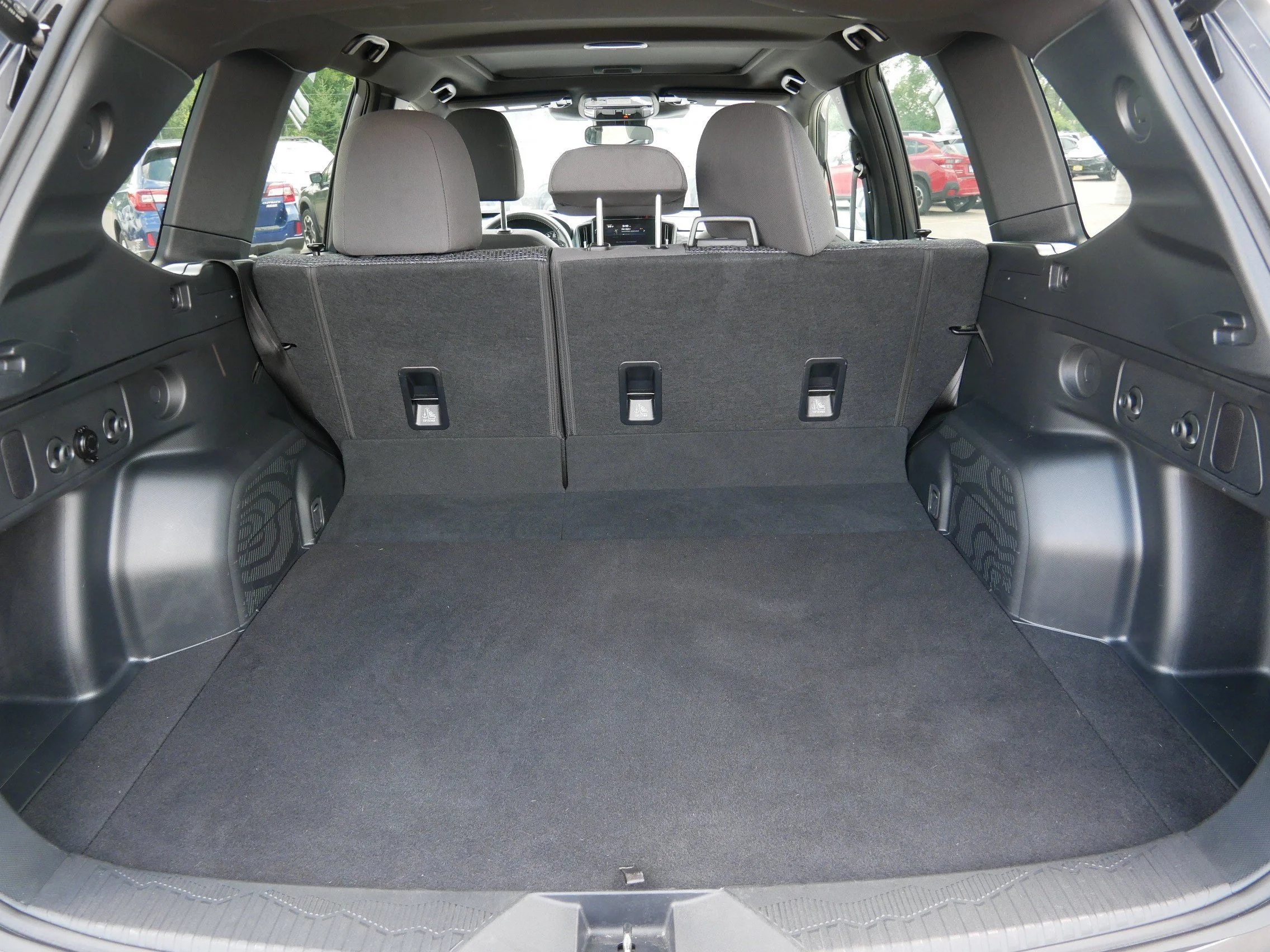 Used 2025 Magnetite Gray Metallic Subaru Premium image 18
