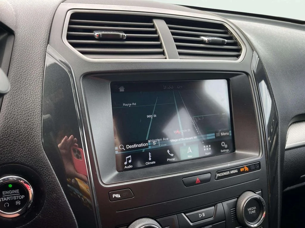 Used 2019 Agate Black Metallic Ford XLT image 10