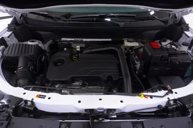 New 2027 Summit White Chevrolet LT image 36