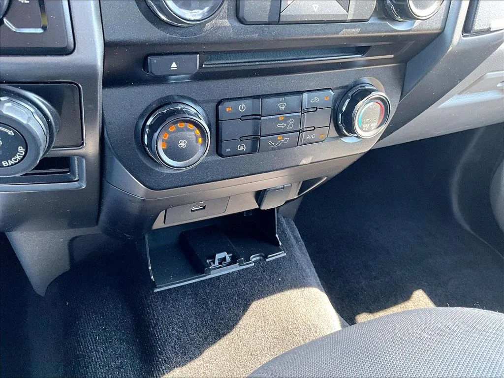 Used 2017 Black Ford XLT image 33
