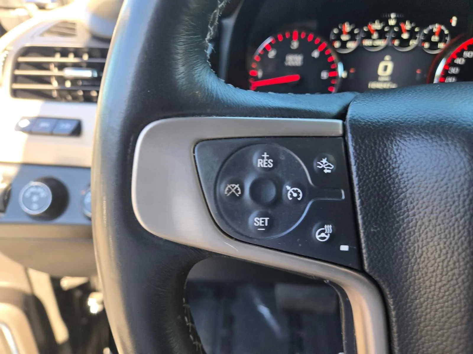 Used 2015 ONYX BLACK GMC Denali image 25