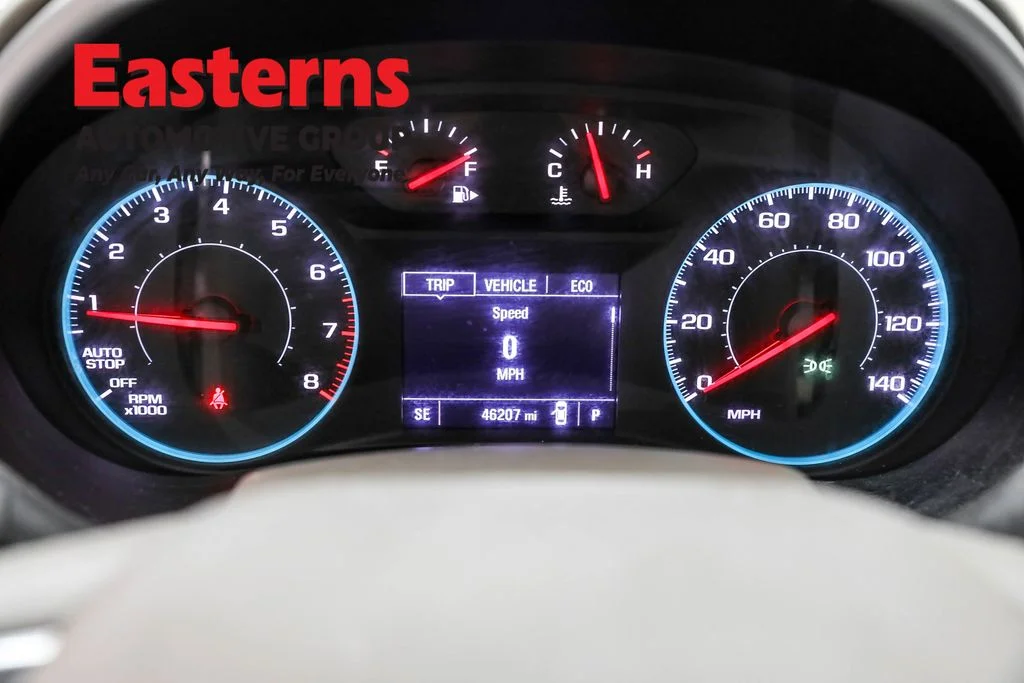 Used 2022 White Chevrolet LT image 18