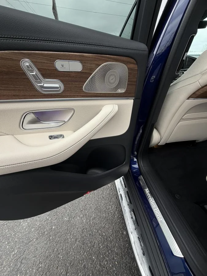 New 2026 White Mercedes-Benz Gls 450 4matic Suv image 24