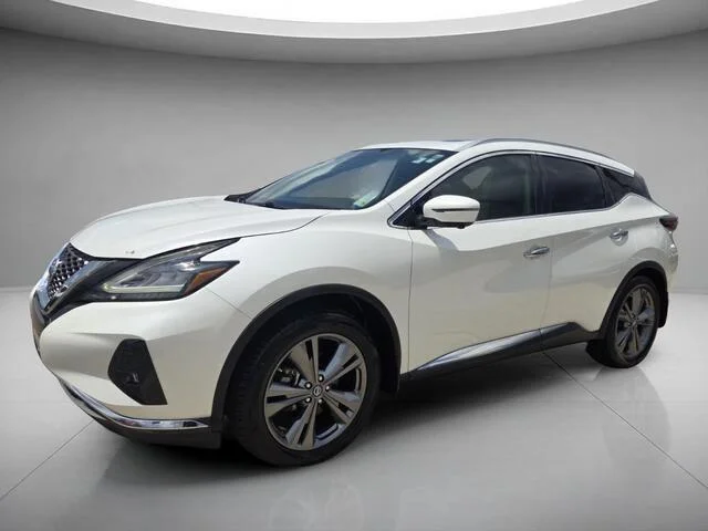 Used 2019 Pearl White Tricoat Nissan Platinum image 9