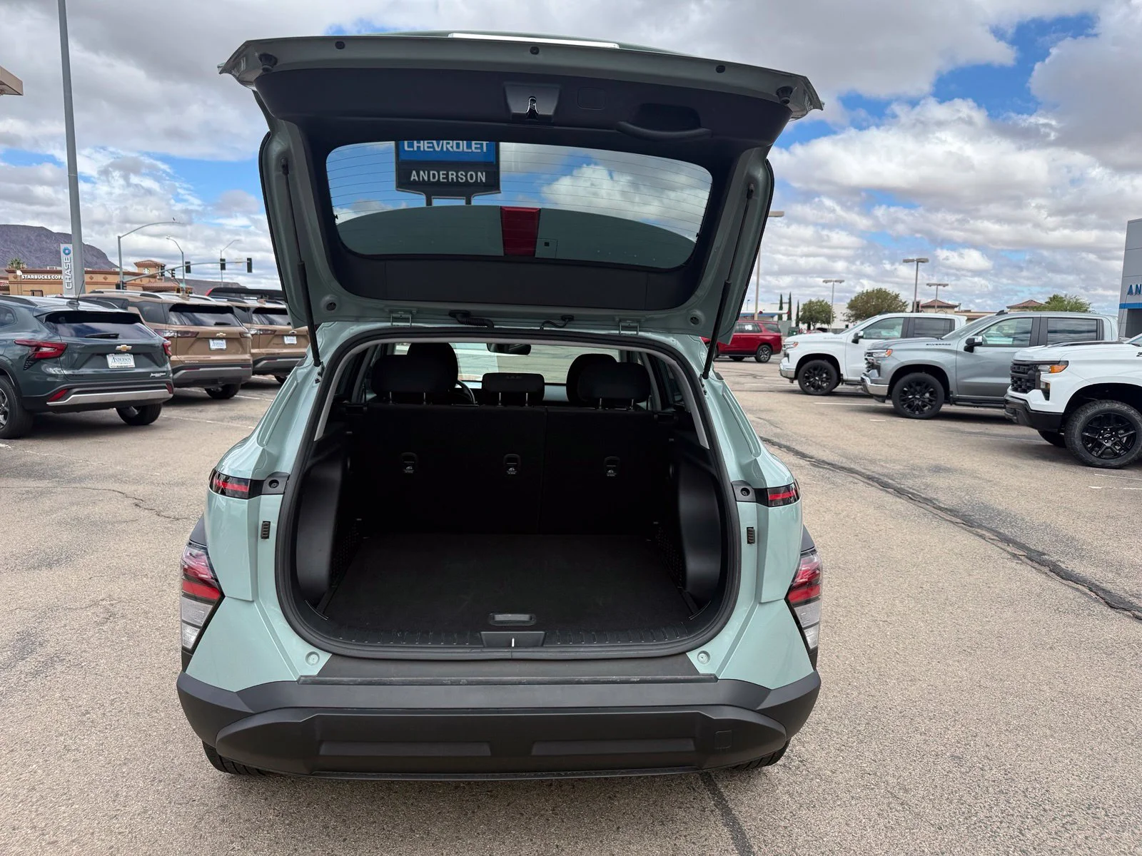 2025 Hyundai Kona SEL - Photo 36