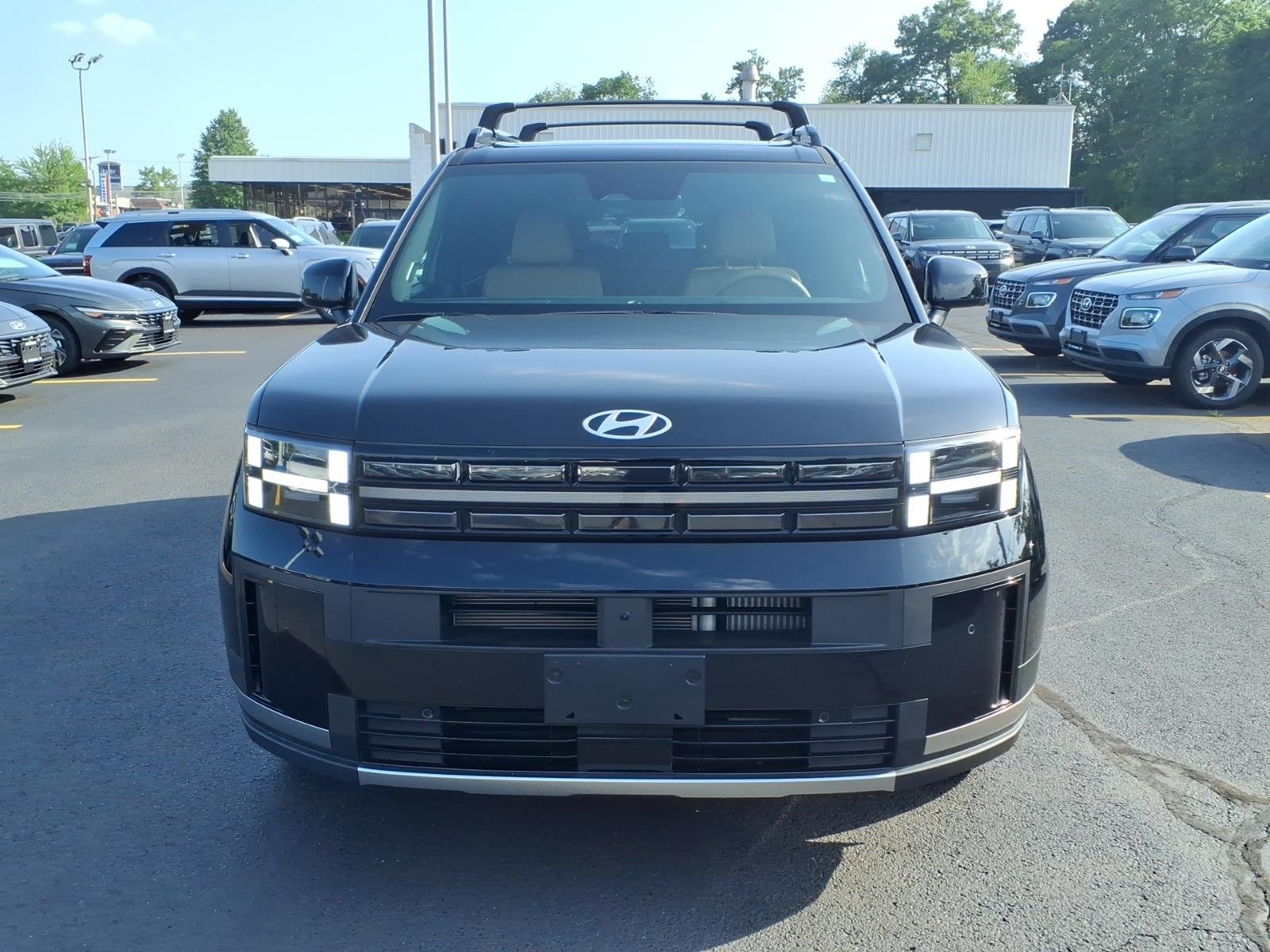 Certified Used 2025 Phantom Black Pearl Hyundai Limited image 2