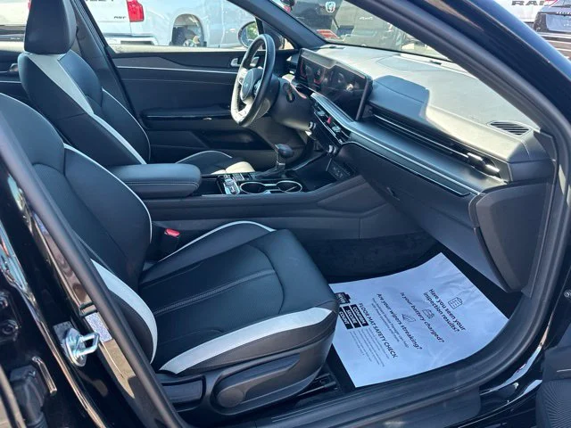 2026 Kia K5 GT-Line - Photo 8