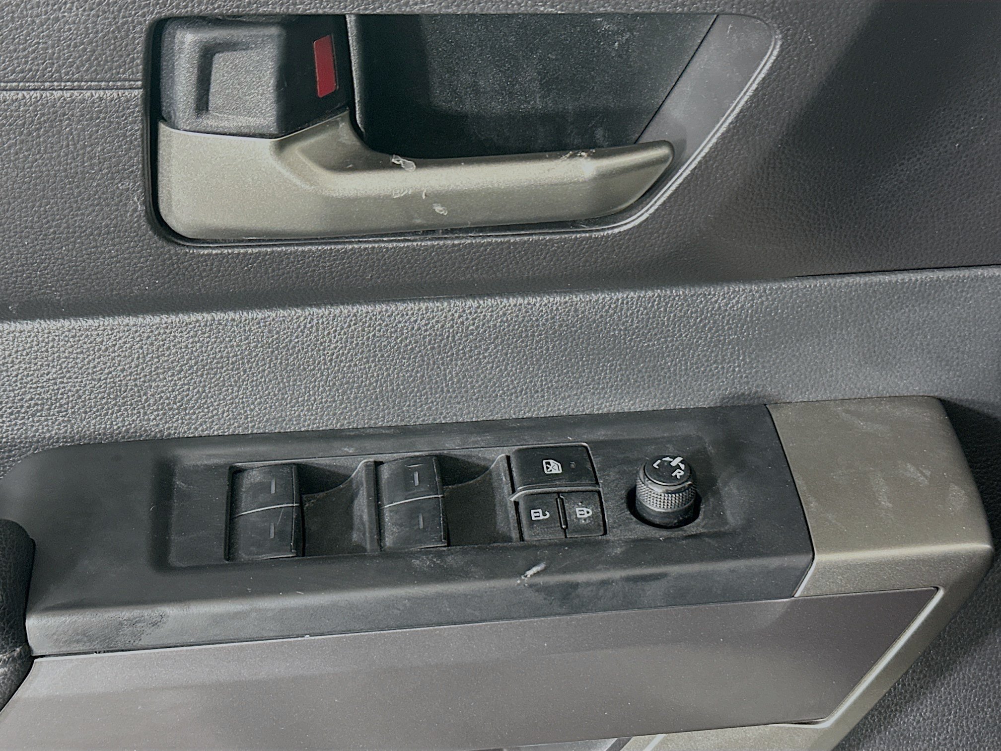 Used 2025 Ice Toyota SR5 image 14