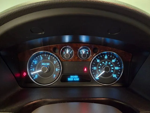 Used 2011 Silver Ford Limited image 29