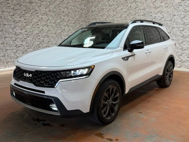 Used 2022 White Kia X-Line EX image 3