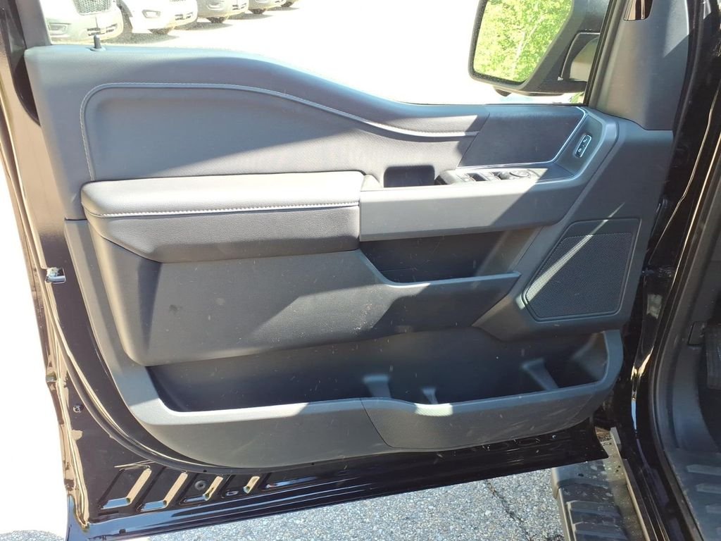 New 2026 Agate Black Metallic Ford XLT image 18