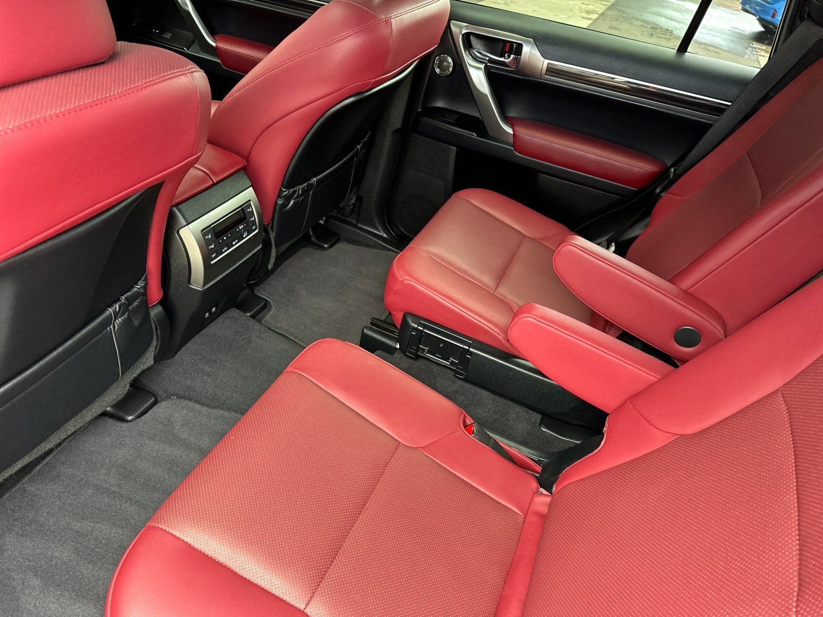 Used 2022 Silver Lexus 460 image 12