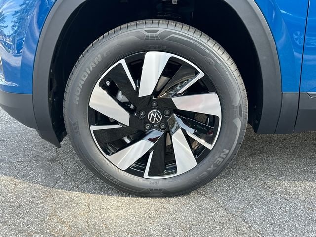New 2026 Blue Volkswagen 2.0T SE w/Technology image 11