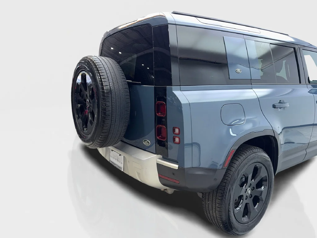 Used 2023 Blue Land Rover SE image 20
