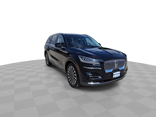 Used 2023 Black Lincoln Reserve image 2