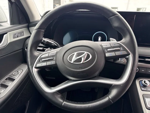 Used 2025 Silver Hyundai SEL Premium image 13