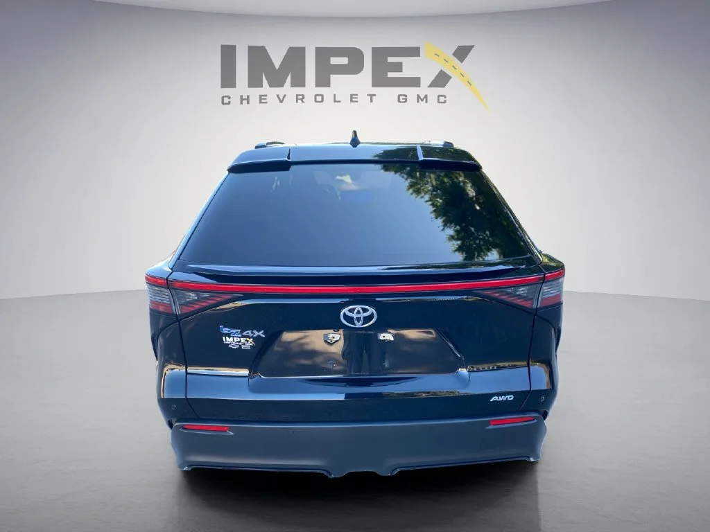 Used 2023 Black Toyota XLE image 4