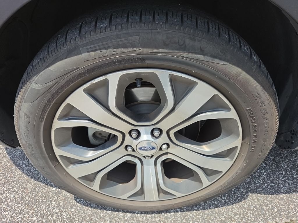 Used 2018 Shadow Black Ford Platinum image 3