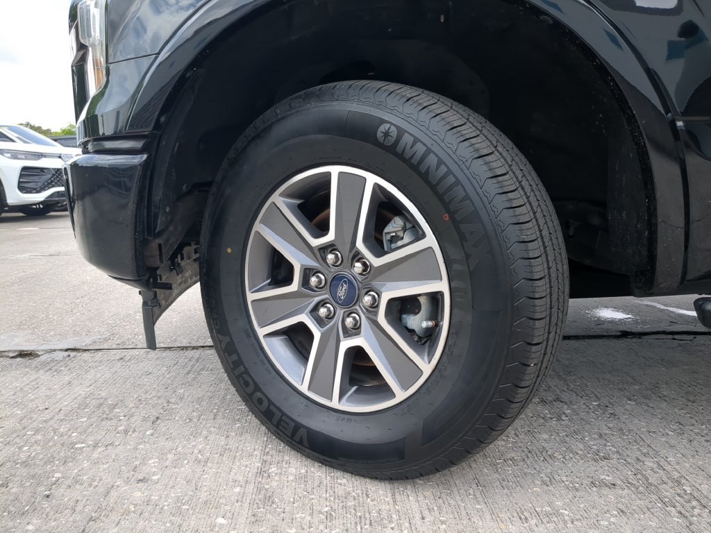 Used 2017 Black Ford XLT image 34