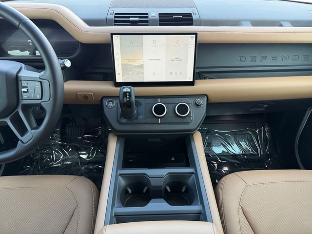 Certified Used 2025 Fuji White Land Rover S image 15