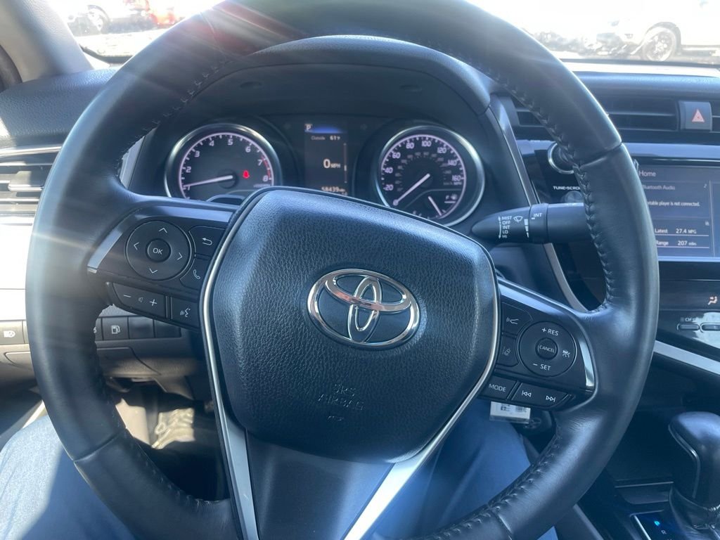 Used 2018 Super White Toyota SE image 14