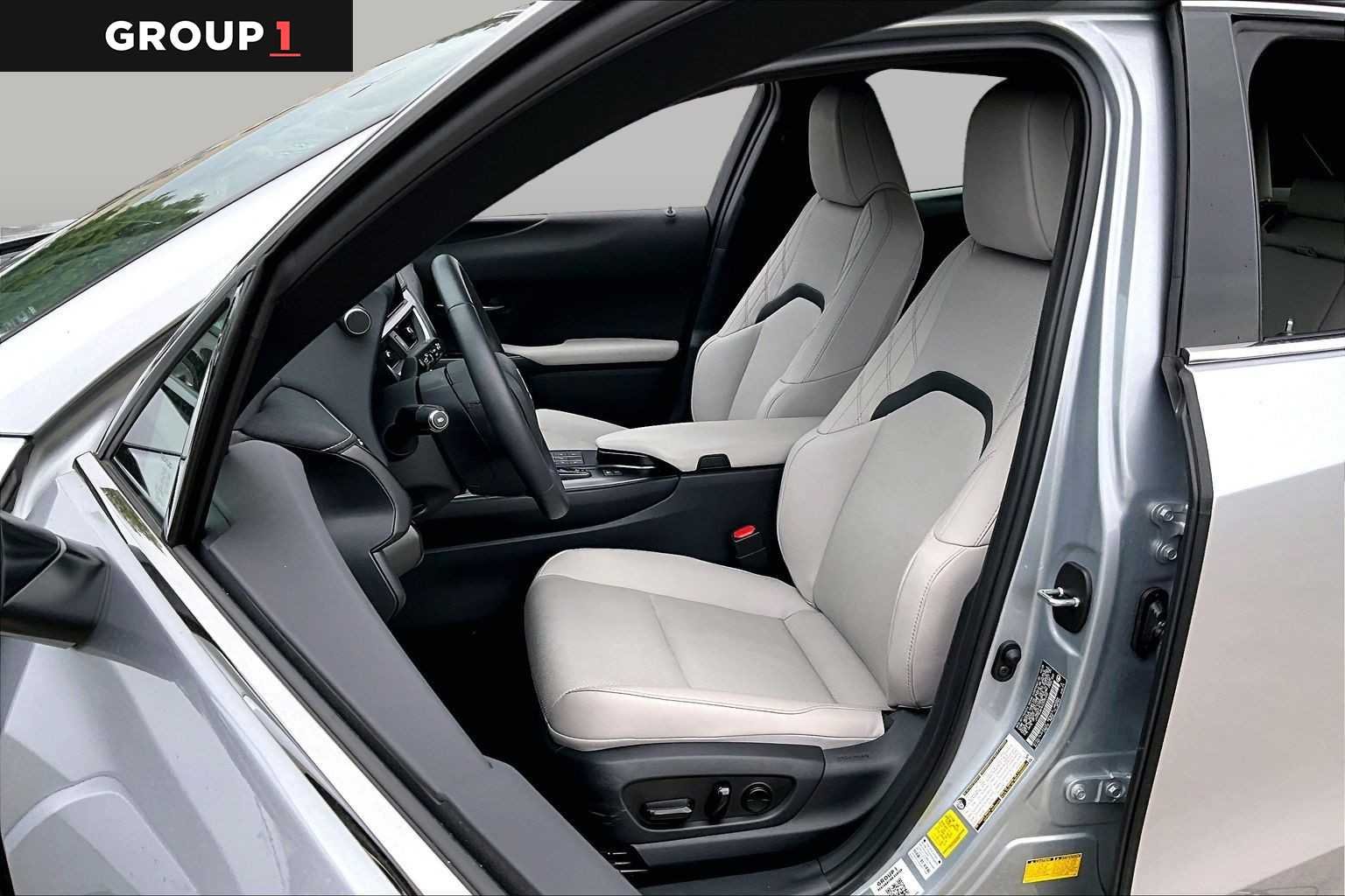 Certified Used 2025 Iridium Lexus Premium image 7