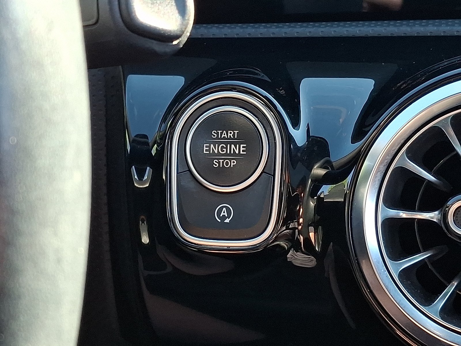 Certified Used 2023 Polar White - 149 Mercedes-Benz 4MATIC® image 23