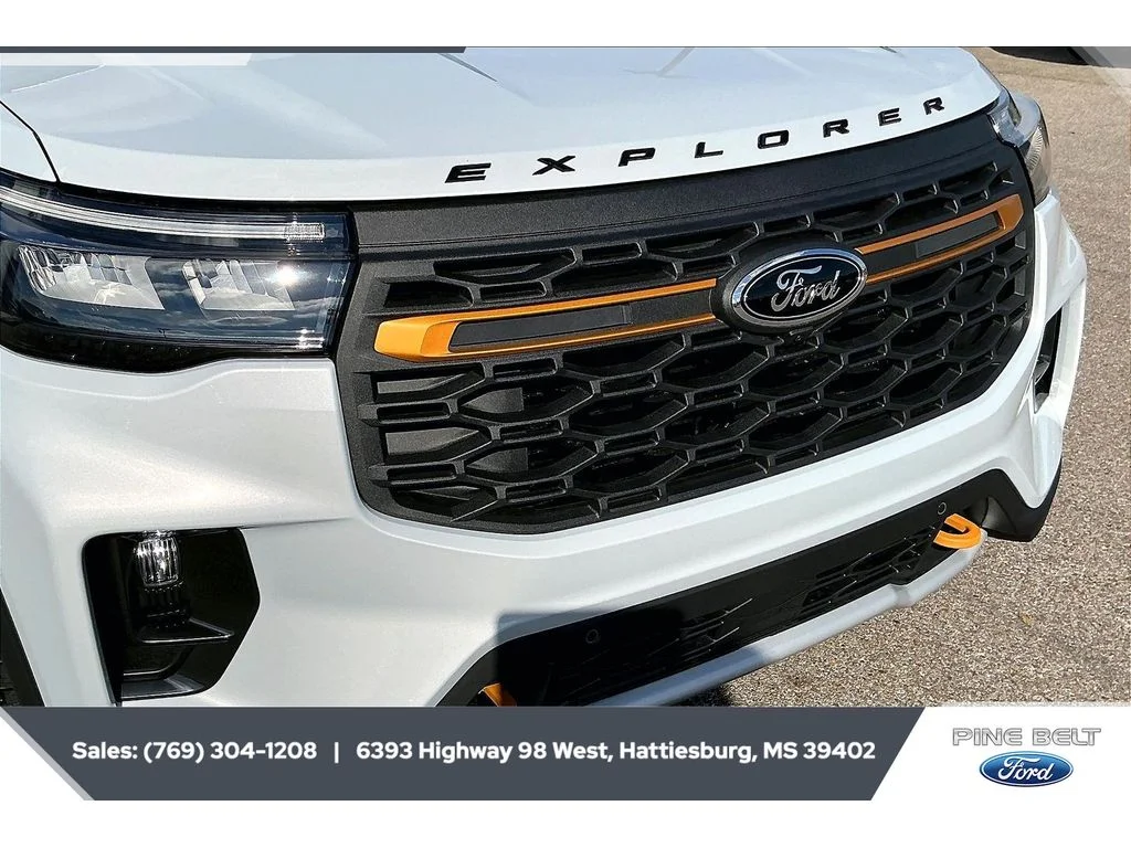 New 2026 Space White Metallic Ford Tremor® image 22