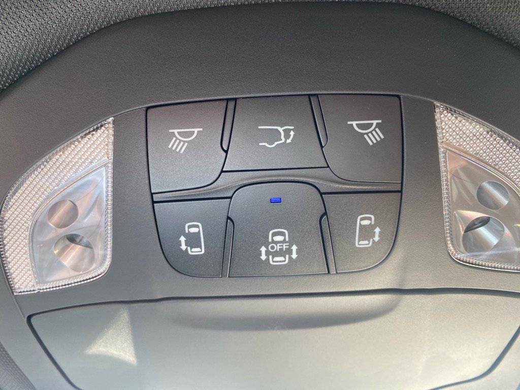 2026 Chrysler Pacifica Limited - Photo 10