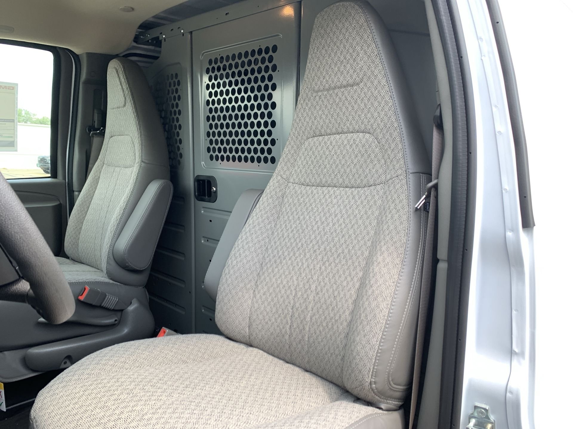 2025 GMC Savana Cargo Work Van - Photo 36