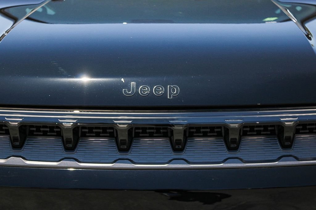 New 2026 Black Jeep Summit Obsidian image 6