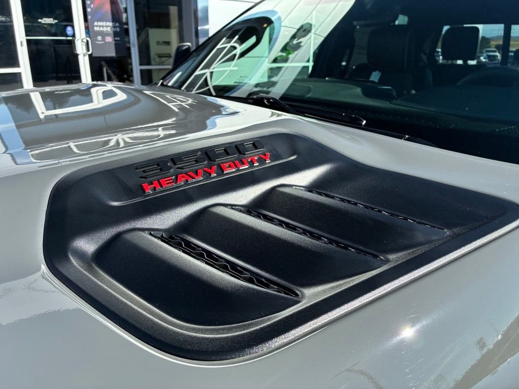 New 2026 Ceramic Gray Clear-Coat Exterior Paint RAM Laramie image 12